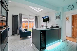 Kitchen- click for photo gallery